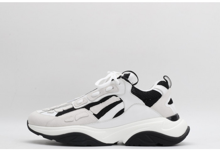 AR1M1 Low-Top Sneaker