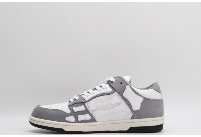 AR1M1 Low-Top Sneaker