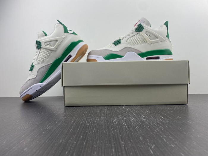 Nike SB x Air Jordan 4 ‘Pine Green’ DR5415-103