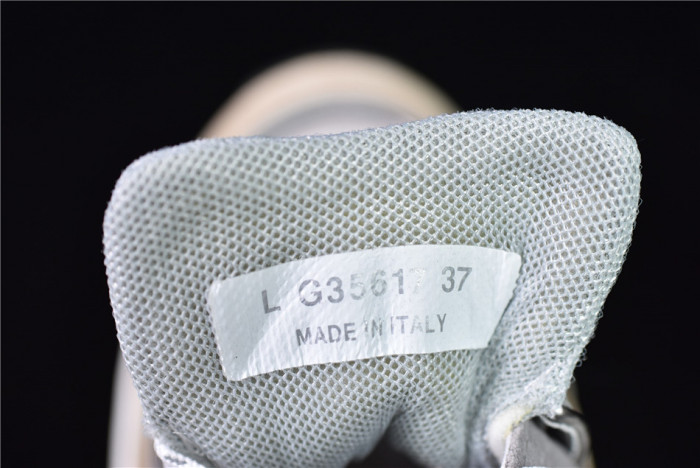 CHNE1 Leather Low Top Sneakers