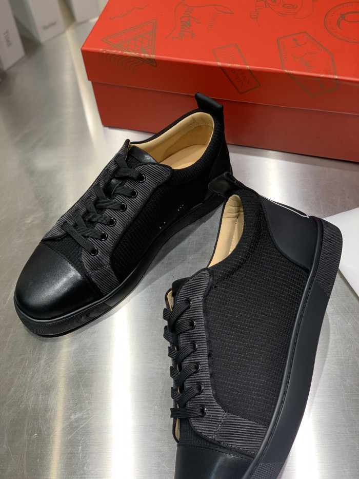 Ch**an louboutin l**is junior spikes