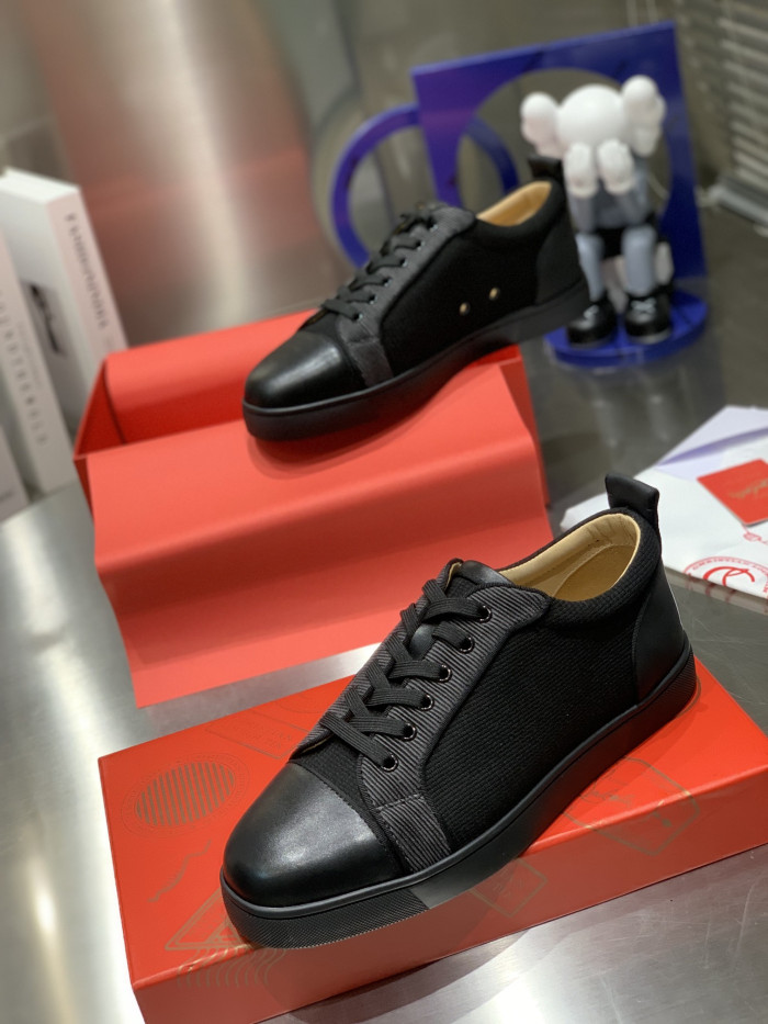 Ch**an louboutin l**is junior spikes